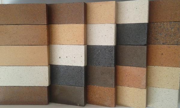 ویژگی های آجر بتنی کف سازی