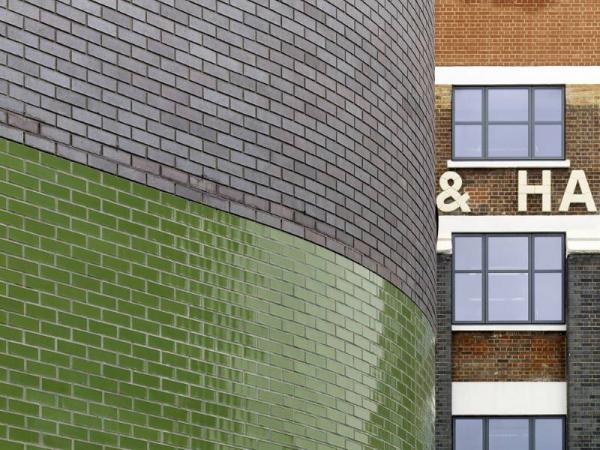 قیمت ارزان آجر لعابی به صورت عمده 